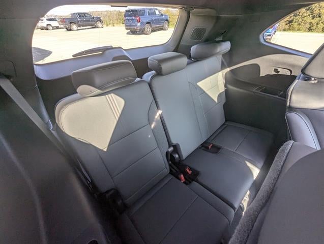 2026 GMC Acadia AWD AT4