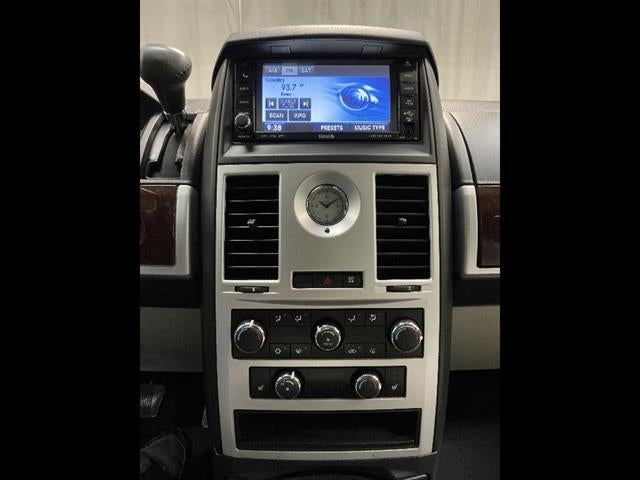 2010 Chrysler Town & Country Touring Plus