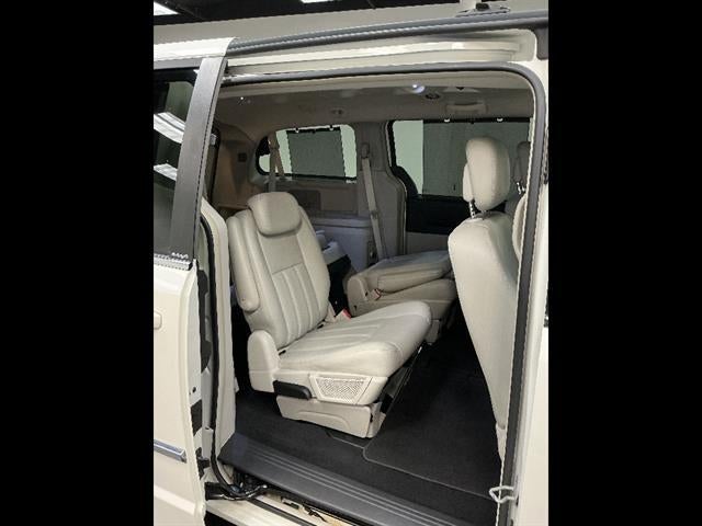 2010 Chrysler Town & Country Touring Plus