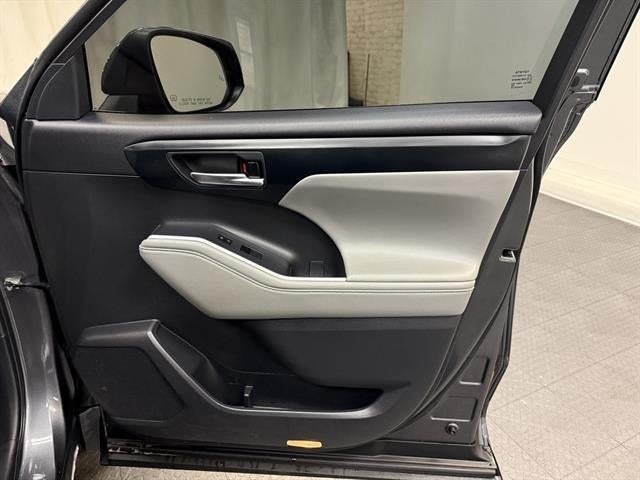 2022 TOYOTA TRUCK HIGHLANDER XLE