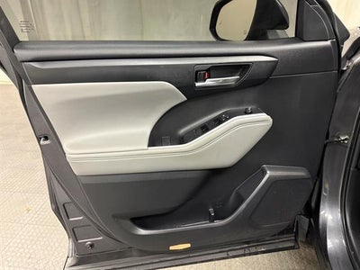 2022 TOYOTA TRUCK HIGHLANDER XLE