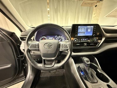 2022 TOYOTA TRUCK HIGHLANDER XLE