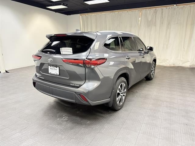 2022 TOYOTA TRUCK HIGHLANDER XLE