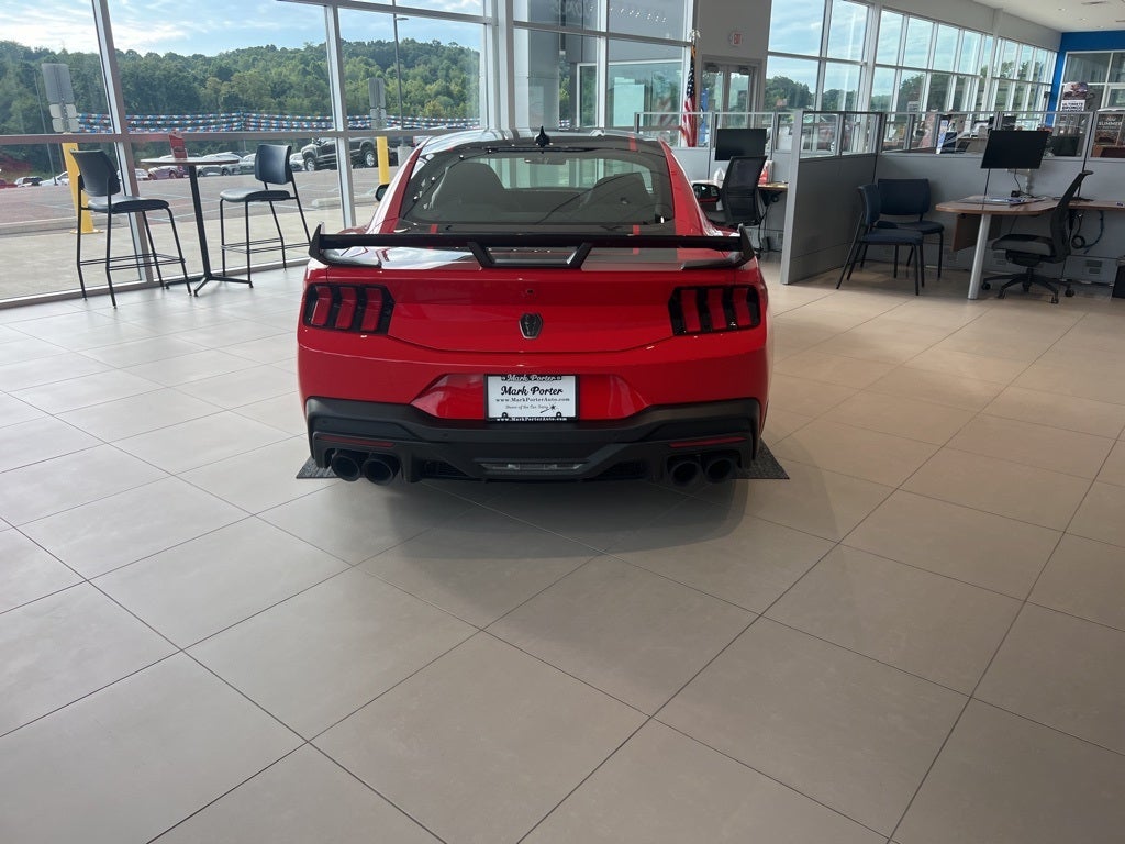 2025 Ford Mustang Dark Horse