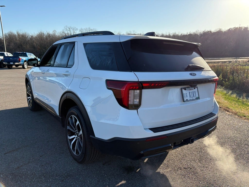 2025 Ford Explorer ST-Line