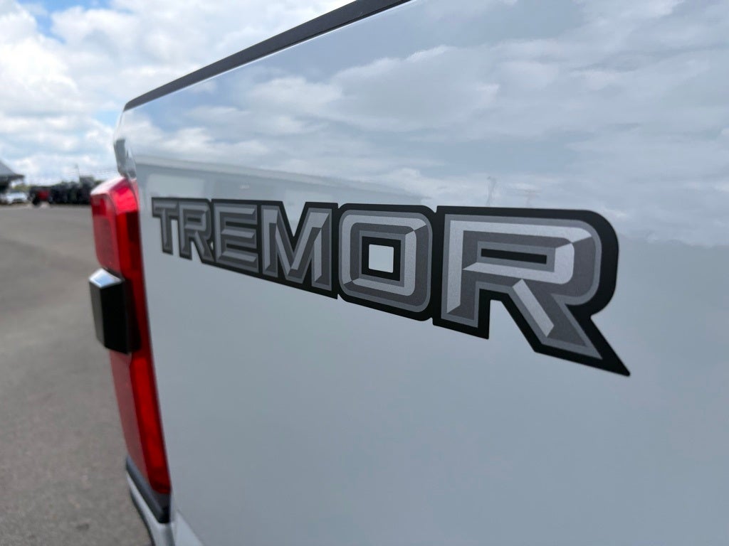 2026 Ford F-350SD Lariat Tremor Black Package