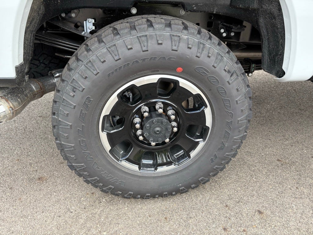 2026 Ford F-350SD Lariat Tremor Black Package