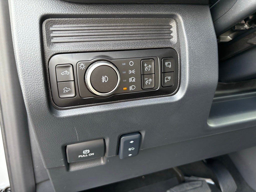 2026 Ford F-350SD Lariat Tremor Black Package