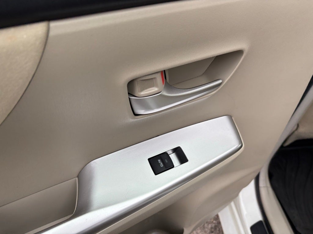 2014 Toyota Prius v Two