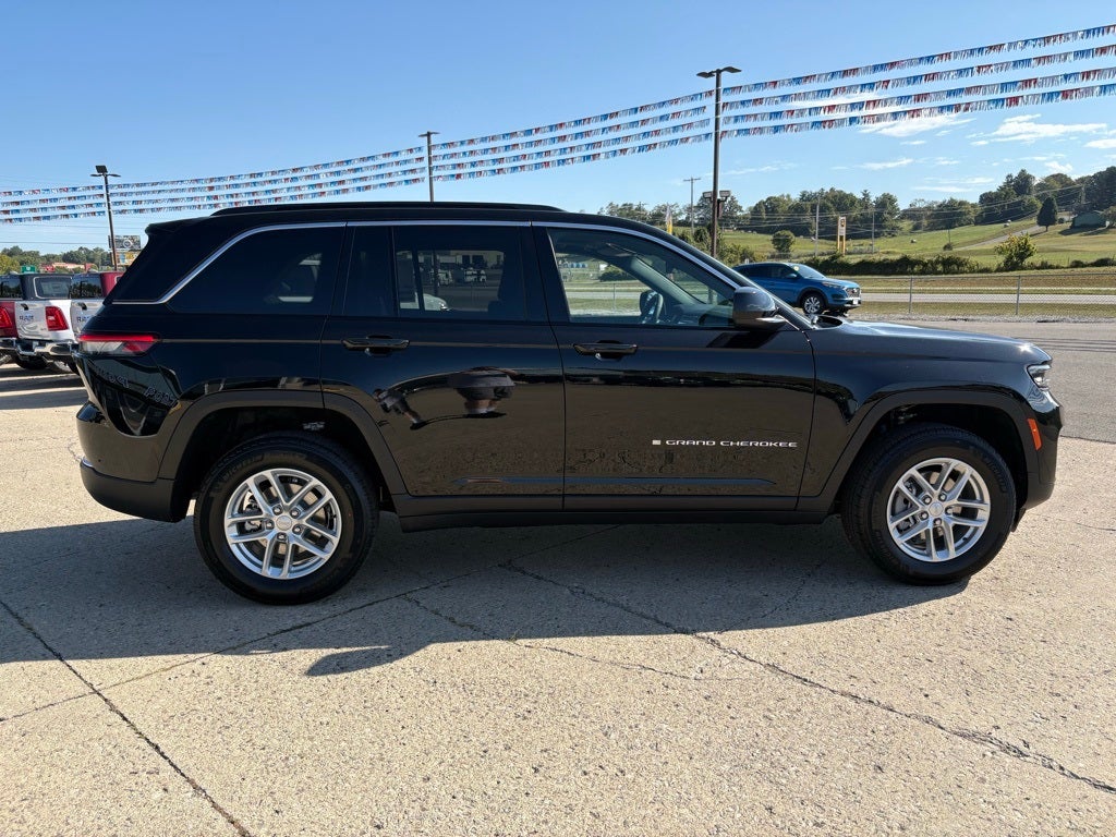 2025 Jeep Grand Cherokee Laredo X