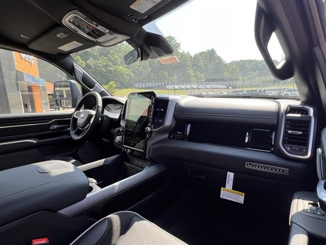 2025 RAM Ram 1500 RAM 1500 LARAMIE CREW CAB 4X4 5'7' BOX