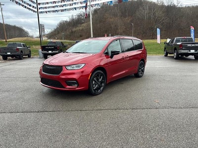 2026 Chrysler Pacifica PACIFICA SELECT AWD